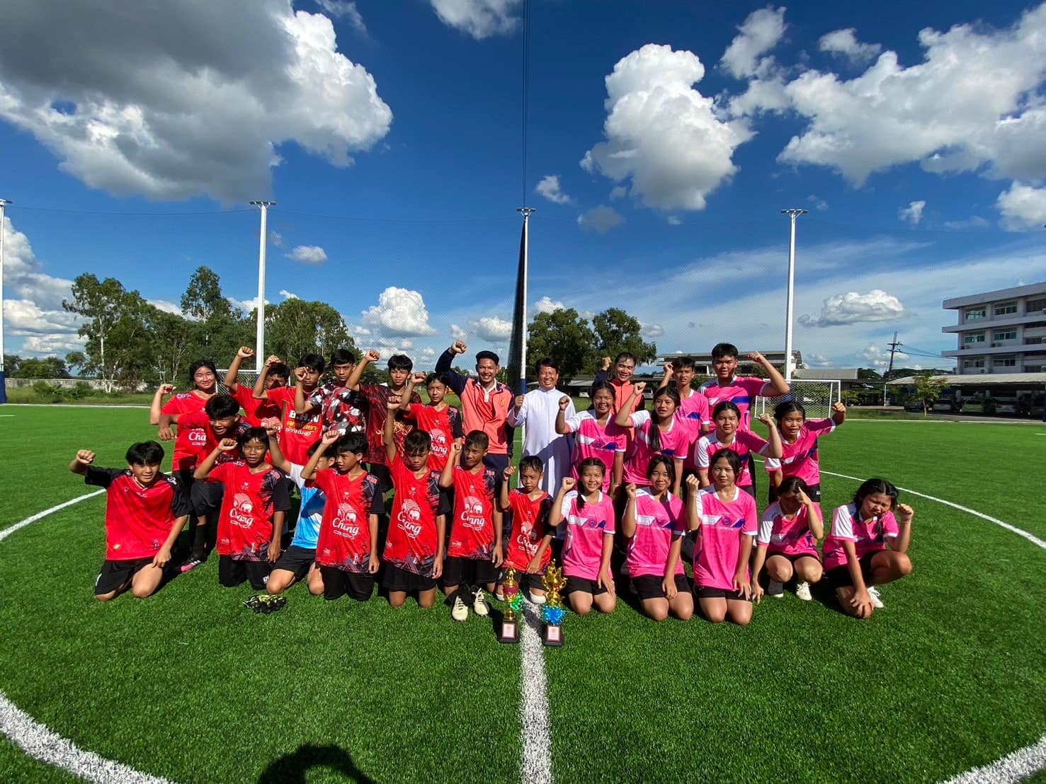 กีฬาสัมพันธ์ที่โรงเรียนเซนต์ยอแซฟสกลนคร